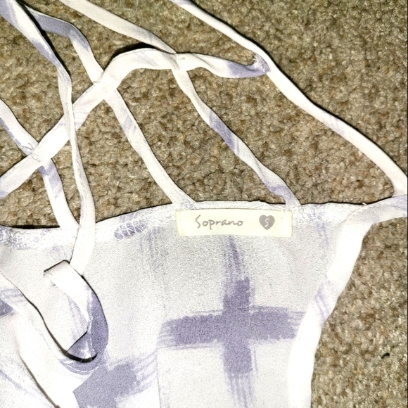 Flowy Tank Top Cami Spaghetti Strap Cross Back Design - Picture 3 of 3